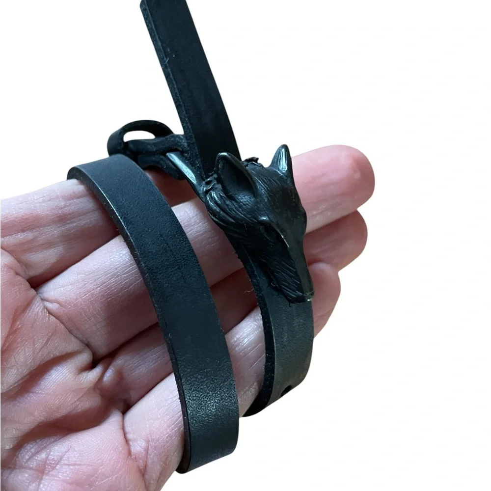 Black wrap Leather Wolf tribe bracelet - Picture 3 of 3